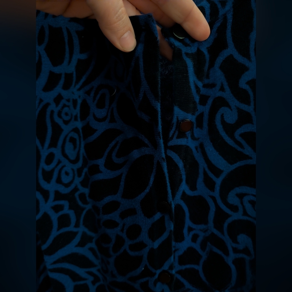 Talbots Woman Blue and Black Floral Patterned Cardigan Sweater in Size 1X - Picture 9 of 13